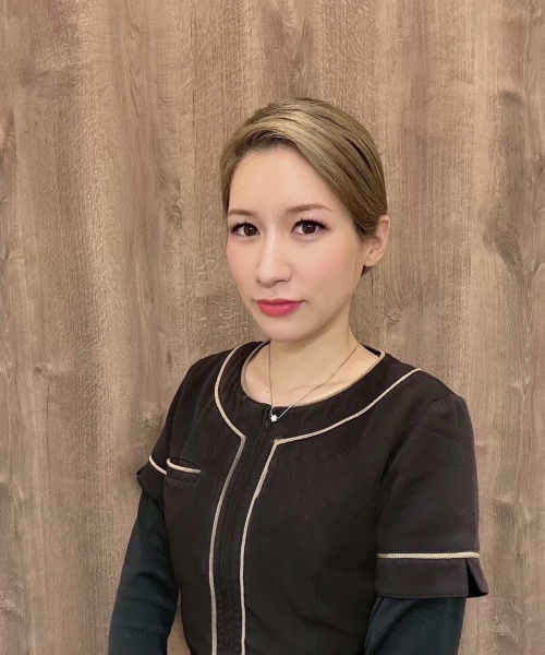 甲州市の医療提携美容サロンCHERILYの代表取締役