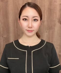 甲州市の医療提携美容サロンCHERILYのエステスタッフ