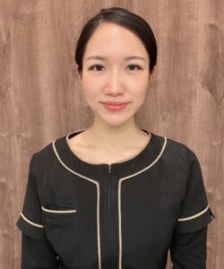 甲州市の医療提携美容サロンCHERILYのネイリスト